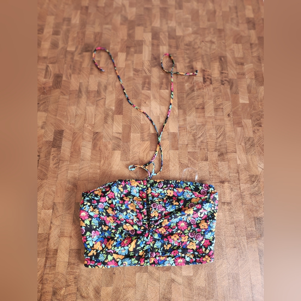 Wild Fable tube style halter top. Floral lined. Size Small keyhole front